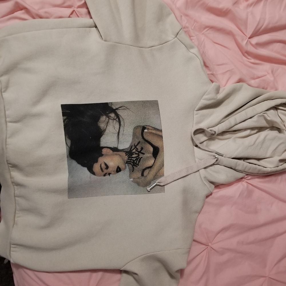 Ariana Grande cropped hoodie